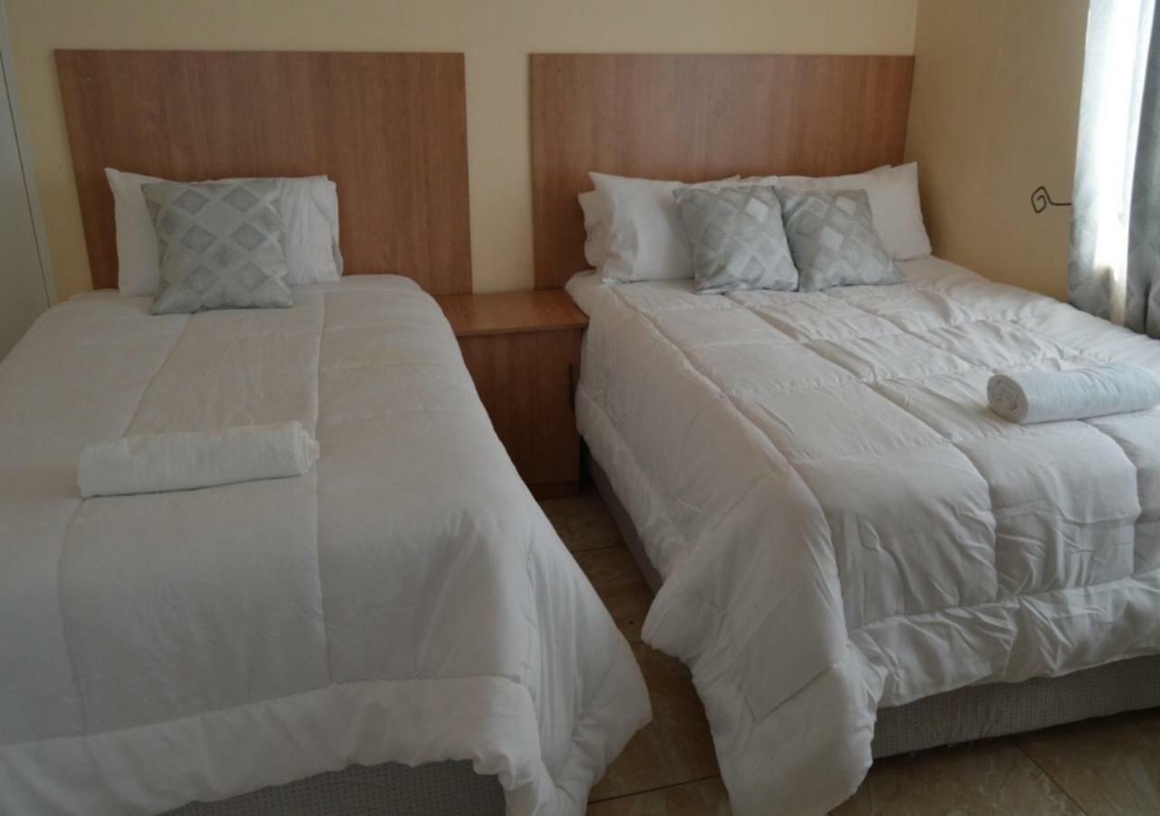 Chitova'S Guesthouse Victoria Falls Ngoại thất bức ảnh