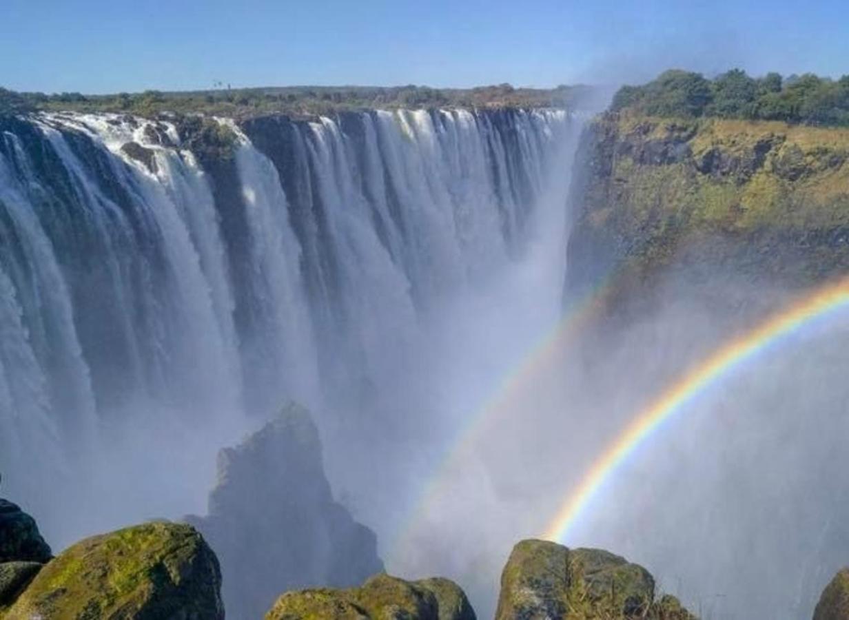 Chitova'S Guesthouse Victoria Falls Ngoại thất bức ảnh